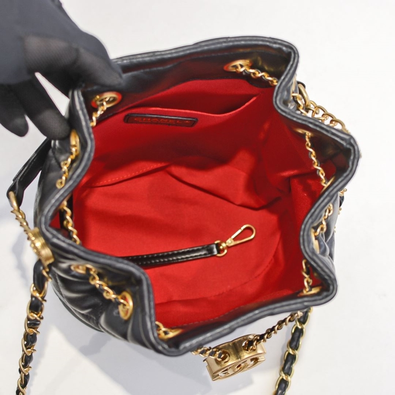 Ch**el bucket bags